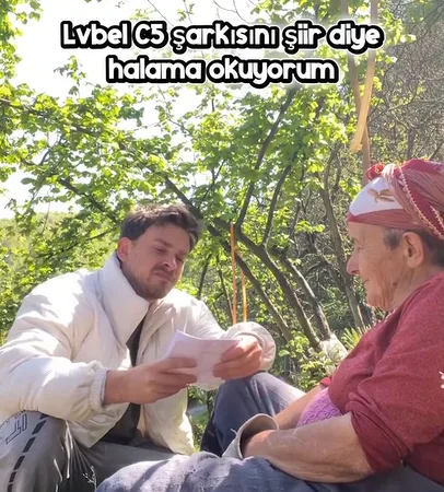 Halasına Lvbel C5 Şarkısını Kendi Şiirim Diye Okuyan Genç Halasından Son Derece Dürüst Bir Cevap Aldı