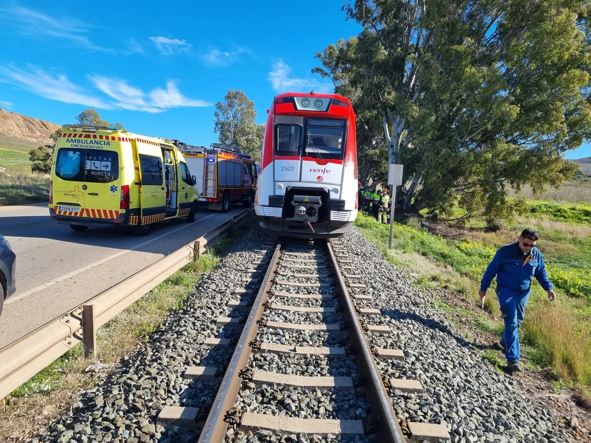 İspanya'da iki yüksek hızlı tren çarpıştı, ilk belirlemelere göre 10 kişi öldü