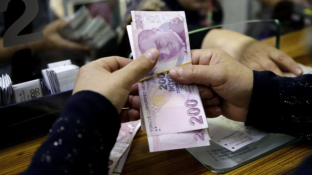 Kritik açıklamalar peş peşe geldi, hesap değişti! İşte emekli maaşında yeni zam senaryoları