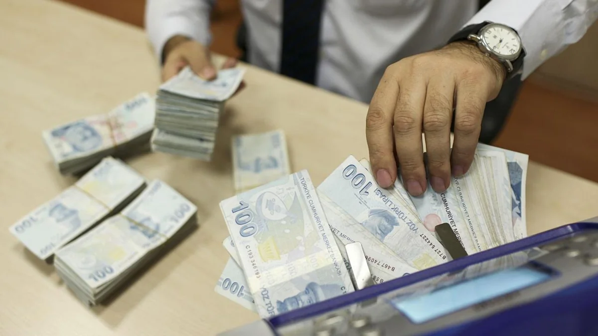 Kritik açıklamalar peş peşe geldi, hesap değişti! İşte emekli maaşında yeni zam senaryoları