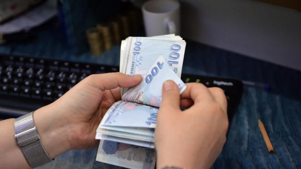 Kritik açıklamalar peş peşe geldi, hesap değişti! İşte emekli maaşında yeni zam senaryoları