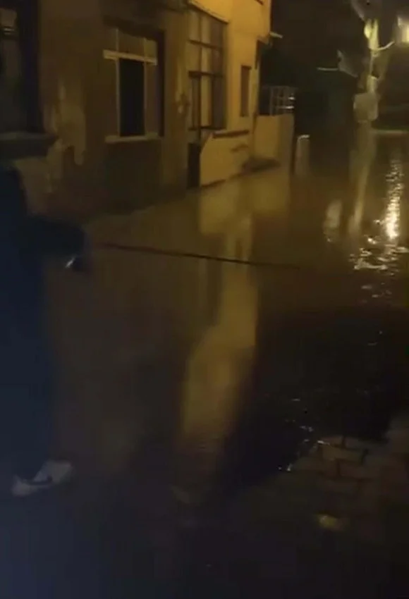 Çanakkale'yi sağanak vurdu: 3 mahalle sular altında — 4. fotoğraf
