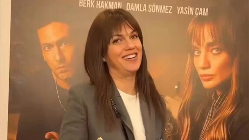 İkonik sarı saçlarından vazgeçen ünlü oyuncunun yeni görüntüsü hayranları tarafından büyük merak konusu olurken, projeyle birlikte ekranlarda nasıl bir karakterle yer alacağı şimdiden heyecan yarattı.