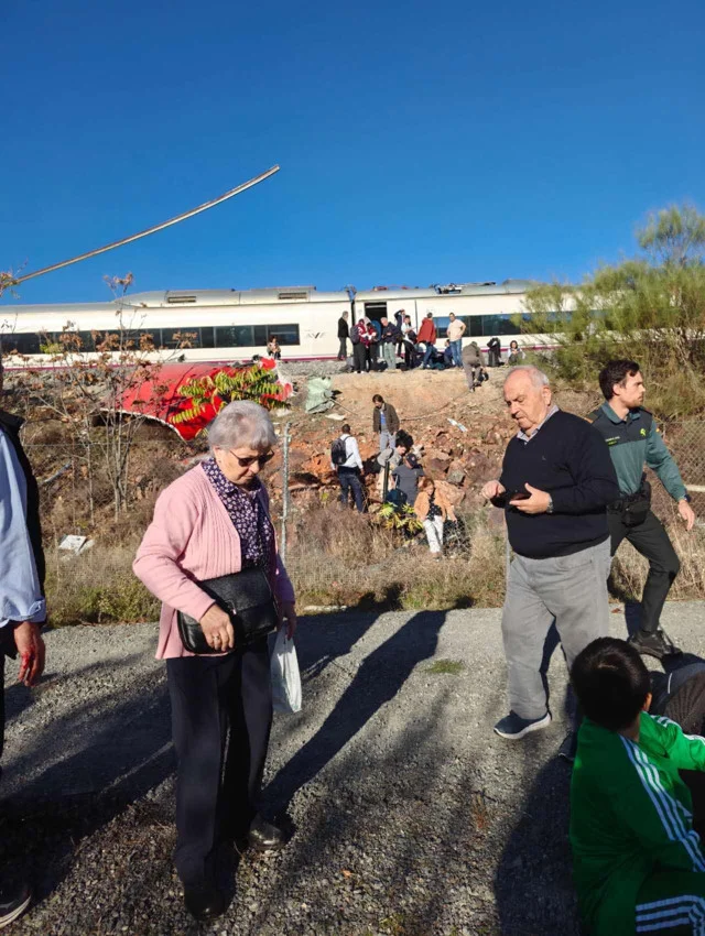 İspanya'da 3 günlük ulusal yas ilan edildi — 5. fotoğraf