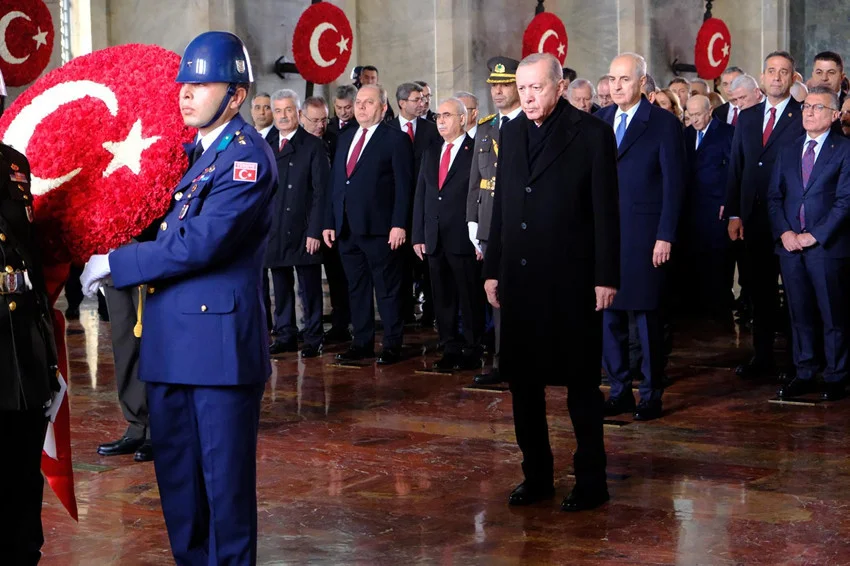 Devletin zirvesi Ata'nın huzurunda: İki lider kol kola yürüdü — 5. fotoğraf