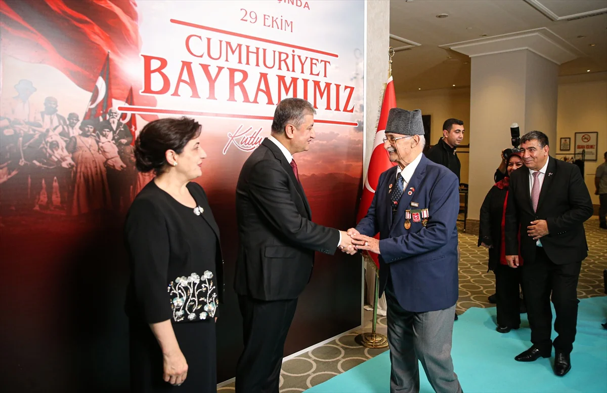 Adana'da 29 Ekim Cumhuriyet Bayramı dolayısıyla resepsiyon verildi