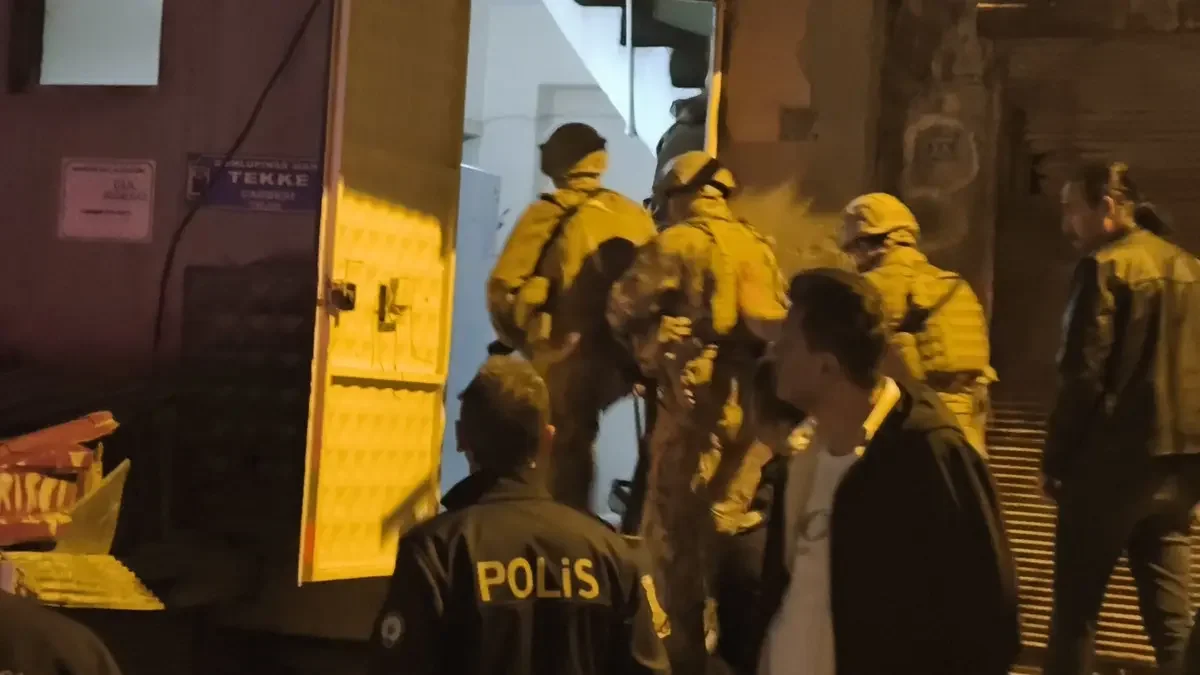 Kahramanmaraş ta hareketli dakikalar! Para vermedi diye annesini rehin aldı... Ardından intihara kalkıştı 2