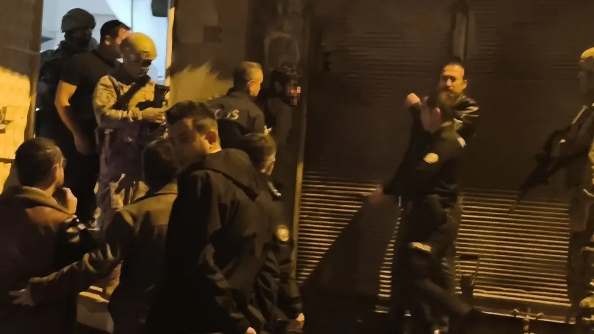 Kahramanmaraş ta hareketli dakikalar! Para vermedi diye annesini rehin aldı... Ardından intihara kalkıştı 3