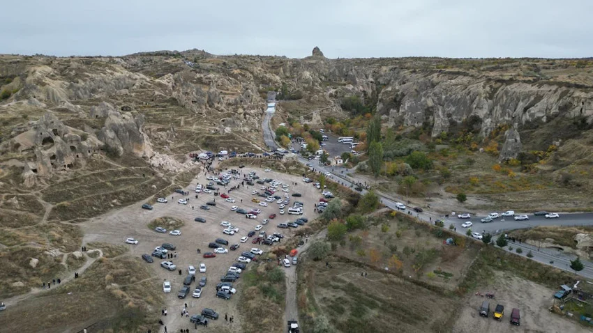 Başsavcılık Geniş Çaplı Soruşturma Başlattı Olayın ardından Nevşehir Cumhuriyet Başsavcılığı tarafından başlatılan adli soruşturmanın çok yönlü olarak devam ettiği açıklandı. Ekiplerin bölgedeki incelemeleri ve güvenlik önlemleri sürdürülüyor.