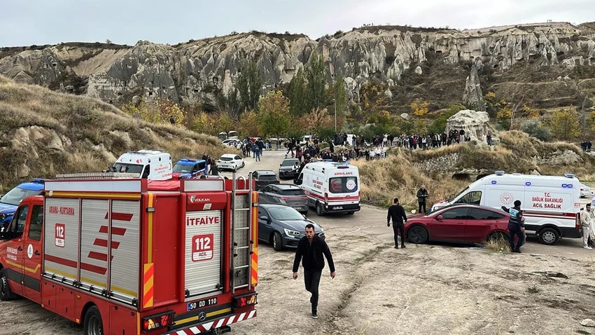 Kapadokya'da dehşet anları kamerada: Peribacası böyle yıkıldı! — 7. fotoğraf