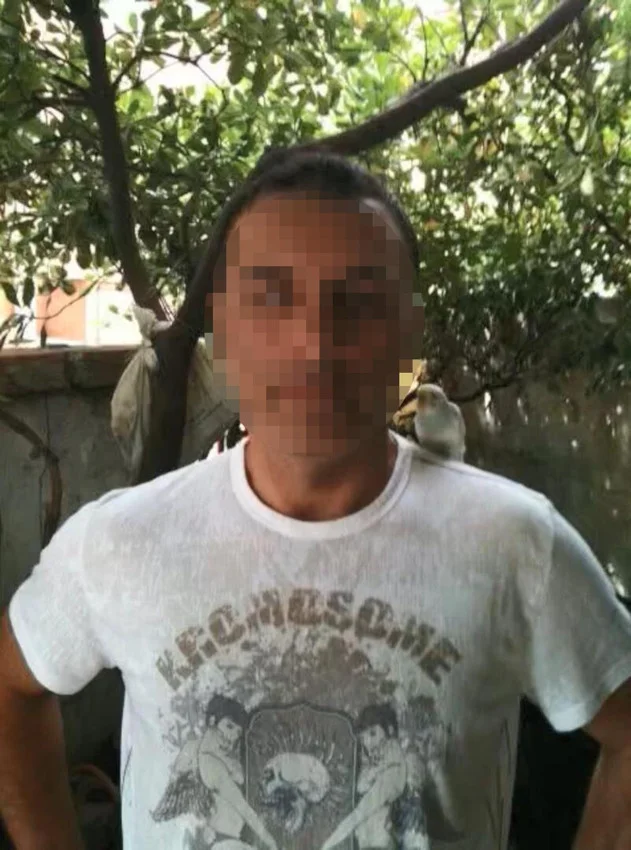 Belediye tabibi tarafından gerçekleştirilen ilk incelemede N.A.'ın ölümü "şüpheli" olarak kayıtlara geçti. Şahsın vücudunda herhangi bir görünür darp veya cebir izine rastlanmadığı belirtildi.