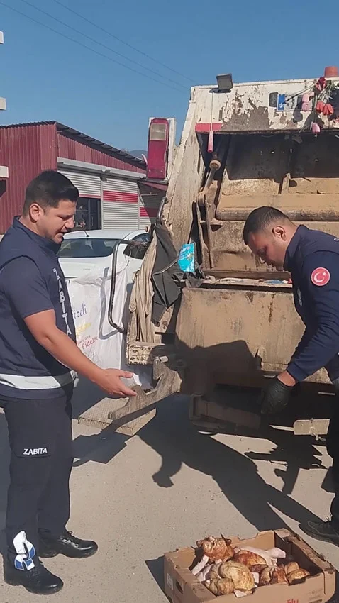 Restoranda mide bulandıran görüntüler! Bunları vatandaşa yedireceklerdi — 3. fotoğraf
