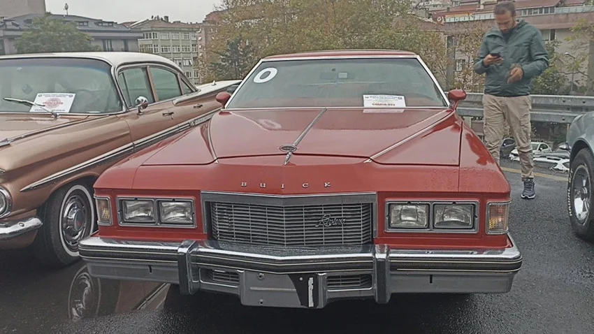 Klasik otomobillerle 500 milyonluk vurgun! Emniyet'in bahçesi galeriye döndü — 5. fotoğraf