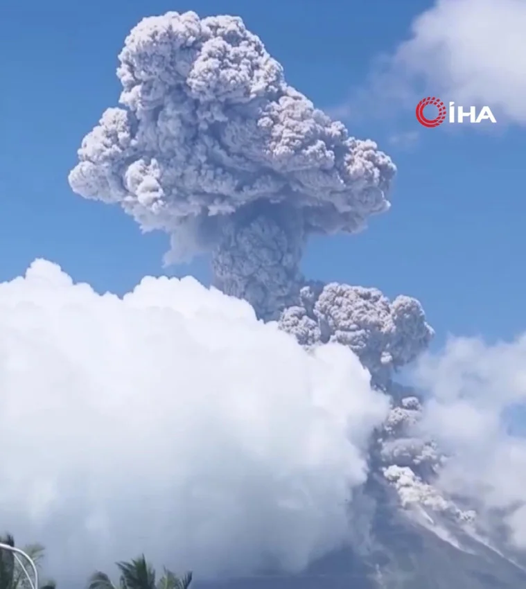 Filipinler'de Mayon Yanardağı patladı! Alarm seviyesi 3'e yükseltildi — 2. fotoğraf