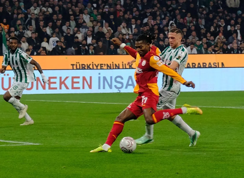 Galatasaray deplasmanda Konyaspor'u farklı yendi! — 16. fotoğraf
