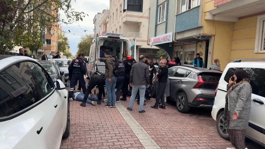 Bir park yeri uğruna dehşete düşüren kavga: Ciple 3 kişiye çarptılar! — 8. fotoğraf