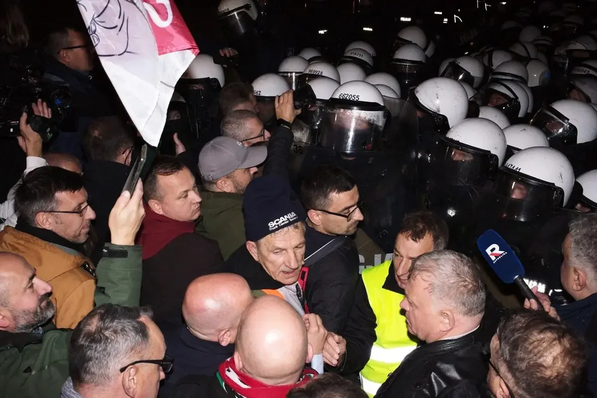 Polonya yangın yeri! Anayasa Mahkemesi krizinin detayları ortaya çıktı: Cumhurbaşkanı Nawrocki testereyle içeri girmiş! 5